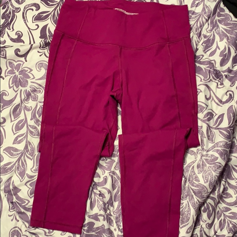 VICTORIA Sport Knockout Capris